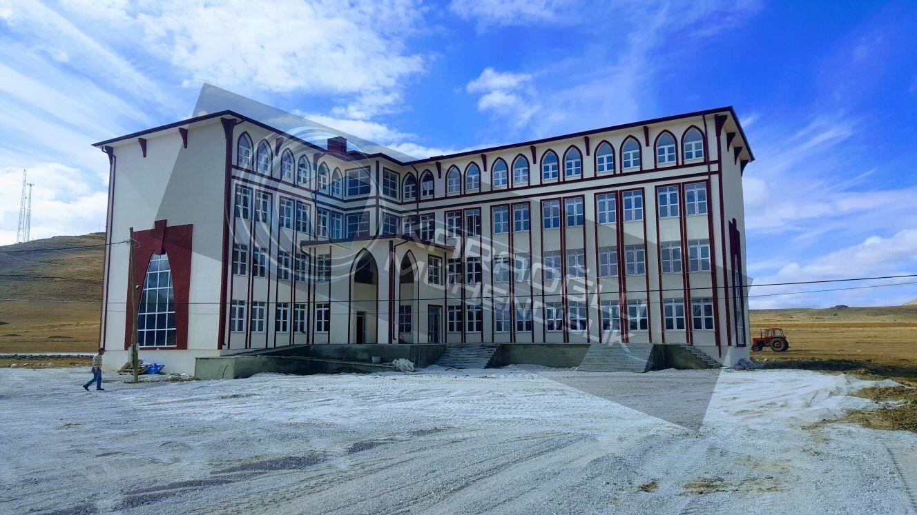 Demirözü 18 Derslik Okul